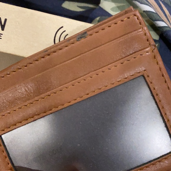 Kenneth Cole mens Wallet - Picture 6 of 8